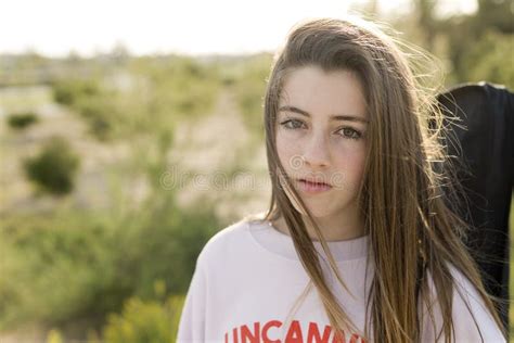 Adolescente De 15 Anos .